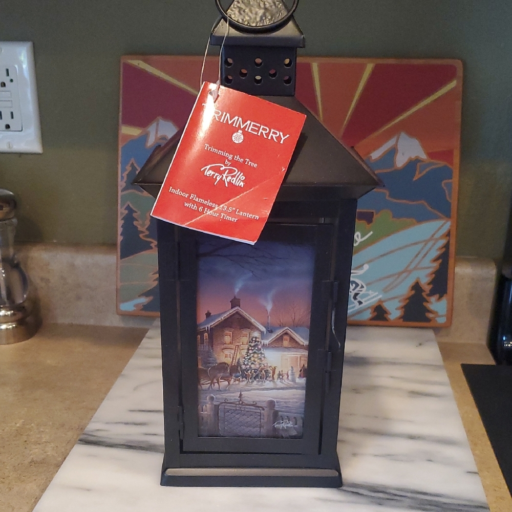 Terry Redkin Black Lantern with Winter Scene And Flameless Lighting - Picture 1 of 6